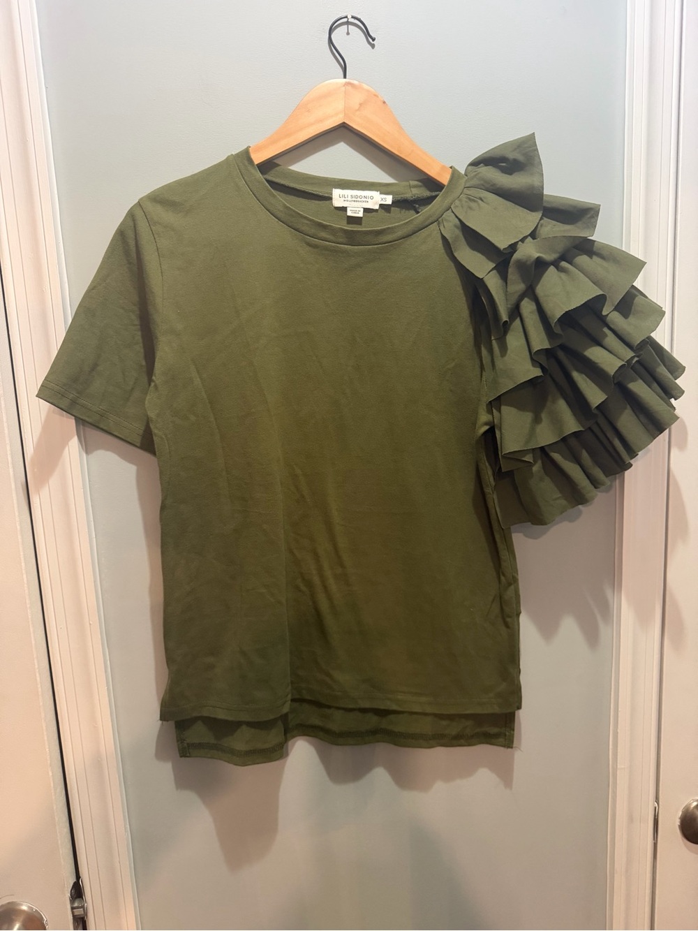 Lili Sidonio Olive Ruffle-Sleeve Short Sleeve Tee